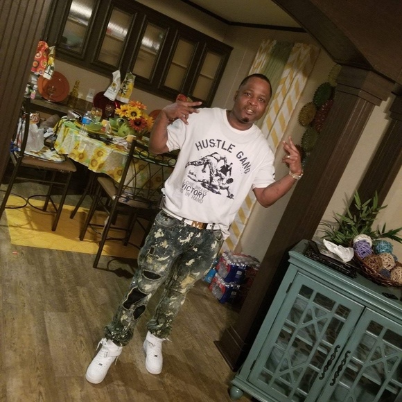 Meet your Posher, Chris - Picture 5 of 8